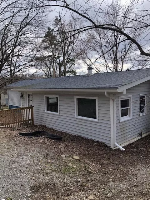 23 Gilmore Ln, Stoneboro, PA 16153