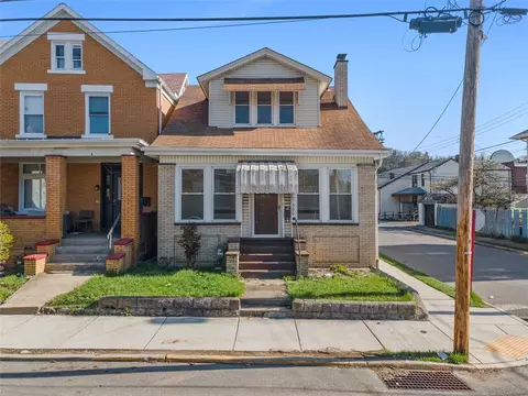 900 Russellwood Ave, Mckees Rocks, PA 15136