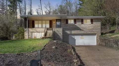 49 Finley Ave, Finleyville, PA 15332