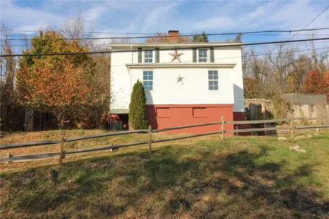 1045 Moon Run Rd, Mckees Rocks, PA 15136