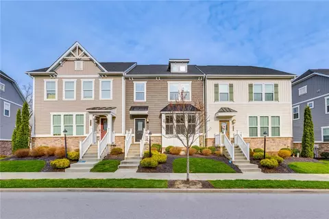 317 Cross Creek Dr, Cranberry Township, PA 16066