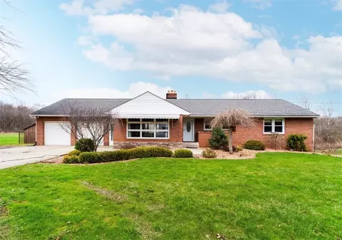 2375 Rombold Rd, Hermitage, PA 16148