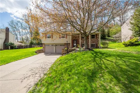 2572 Giant Oaks Dr, Pittsburgh, PA 15241