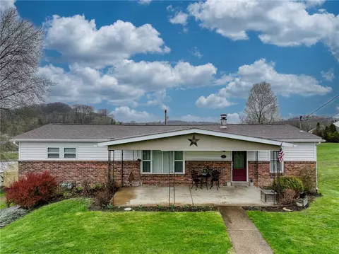 9 Somerset Ave, Bentleyville, PA 15314