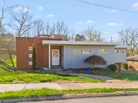 438 Canyon Dr, Canonsburg, PA 15317