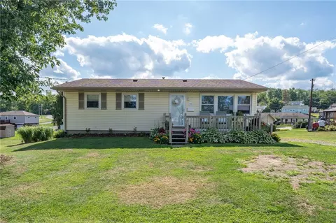 136 Laurel Ln, Latrobe, PA 15650
