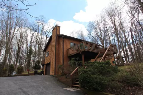 429 S Shore Trl, Central City, PA 15926