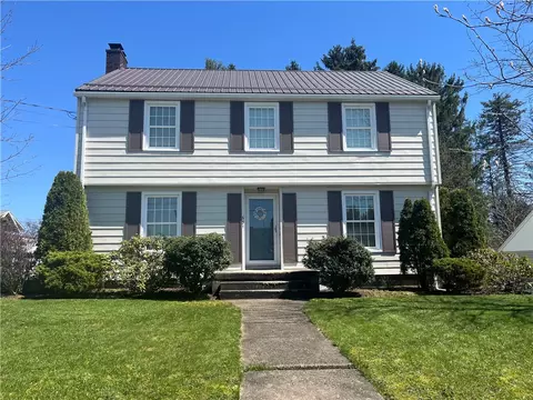 601 Ridgeway Ave, Grove City, PA 16127