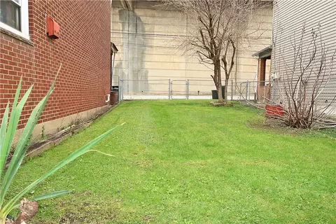 213 Fleet St, Braddock, PA 15104 photo 42