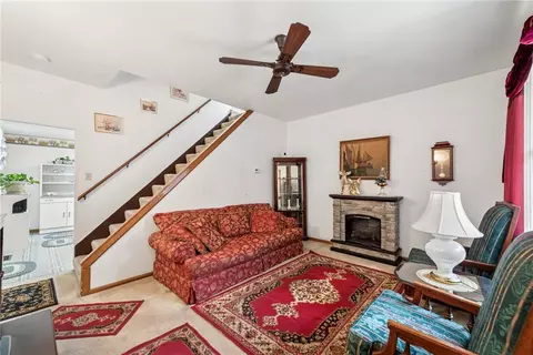 213 Fleet St, Braddock, PA 15104 photo 3