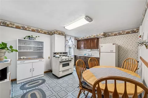213 Fleet St, Braddock, PA 15104 photo 9