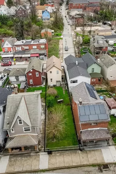 213 Fleet St, Braddock, PA 15104 photo 5