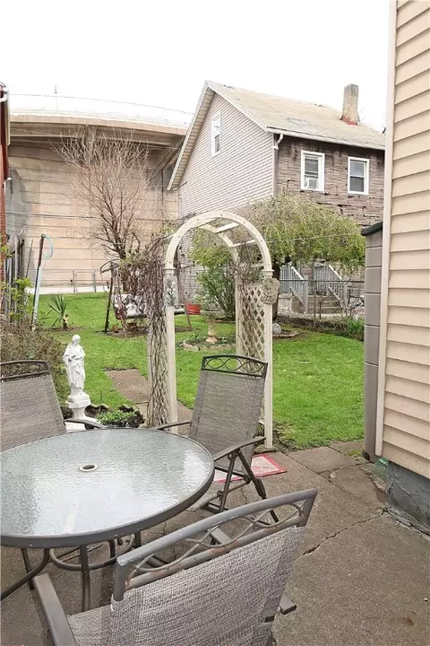 213 Fleet St, Braddock, PA 15104 photo 39