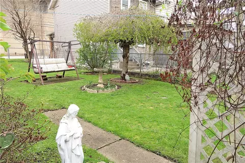 213 Fleet St, Braddock, PA 15104 photo 40