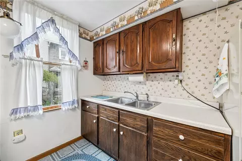 213 Fleet St, Braddock, PA 15104 photo 11