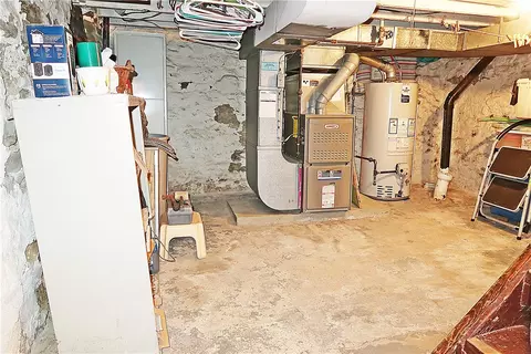 213 Fleet St, Braddock, PA 15104 photo 34