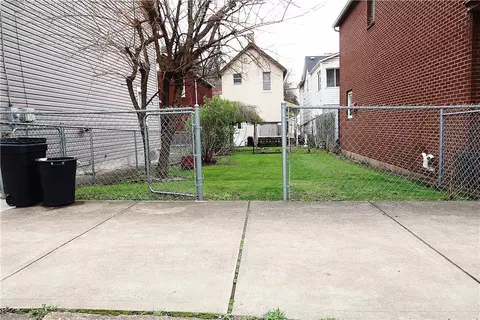 213 Fleet St, Braddock, PA 15104 photo 38