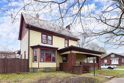 38 1st Ave, Greenville, PA 16125