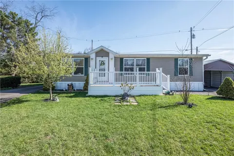 166 Cardinal Dr, Jeannette, PA 15644