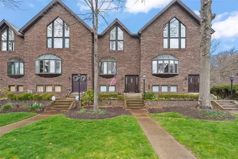 10068 Mansion Dr, Gibsonia, PA 15044
