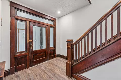 Entry Way - 518 10th St, Irwin, PA 15642 photo 2 of 4