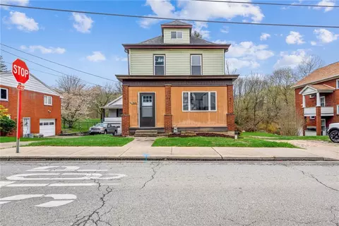 518 10th St, Irwin, PA 15642