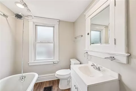 Bath - 518 10th St, Irwin, PA 15642 photo 1 of 1