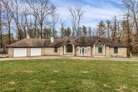 9260 Lakeview Dr, Irwin, PA 15642