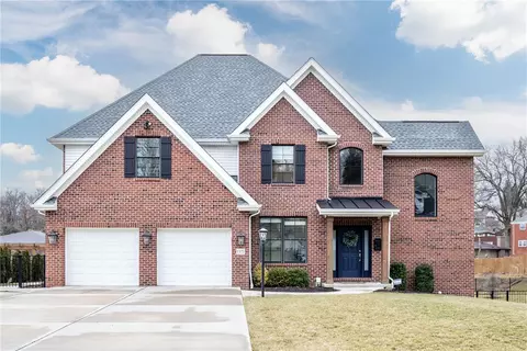 1371 Carnahan Rd, Pittsburgh, PA 15220