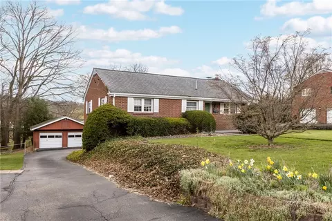 2548 Elcor Dr, New Kensington, PA 15068