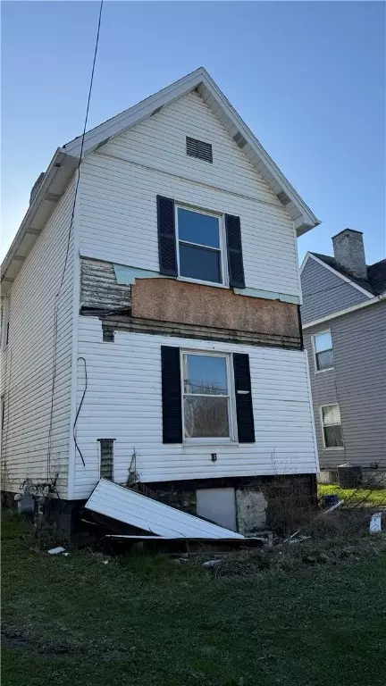 104 N Crawford Ave, New Castle, PA 16101