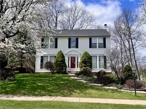 113 Elmhurst Dr, Coraopolis, PA 15108