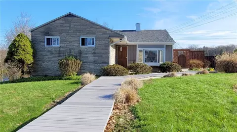 2366 California Dr, Allison Park, PA 15101