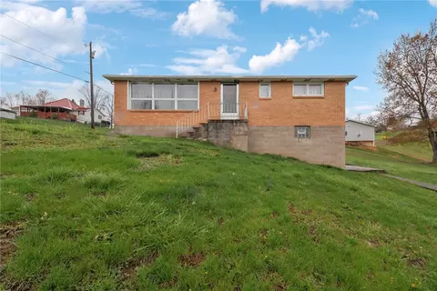 209 End Rd, Connellsville, PA 15425