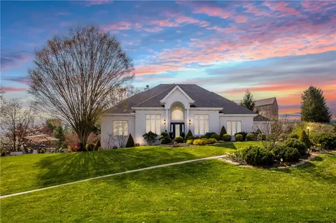 313 Snowberry Cir, Venetia, PA 15367