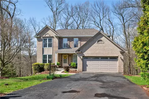 956 Normandy Dr, New Kensington, PA 15068