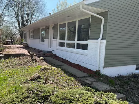 2612 Graceland Rd, New Castle, PA 16105