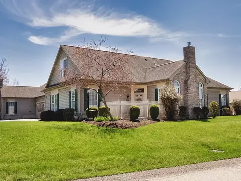 1111 Cobblestone Ln, Valencia, PA 16059