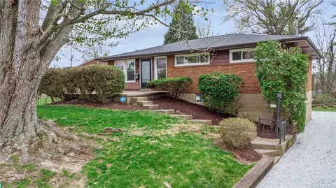 617 Pinefrost Dr, Monroeville, PA 15146