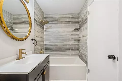Bath - 617 Pinefrost Dr, Monroeville, PA 15146 photo 1 of 3
