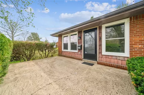 Exterior - 617 Pinefrost Dr, Monroeville, PA 15146 photo 2 of 3