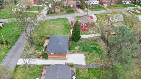 View/Area - 617 Pinefrost Dr, Monroeville, PA 15146 photo 2 of 4