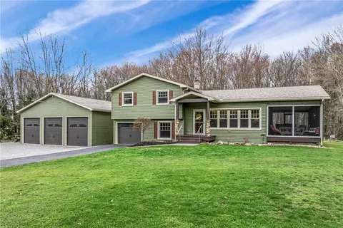 279 Elliott Rd, Grove City, PA 16127