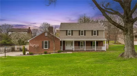 102 Redcliff Dr, Clairton, PA 15025