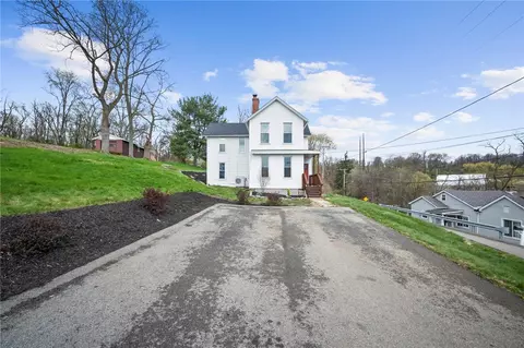 729 St Agnes Ln, West Mifflin, PA 15122