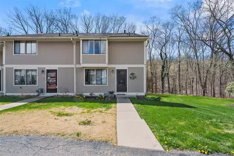 527 Hunters Path Rd, Bridgeville, PA 15017
