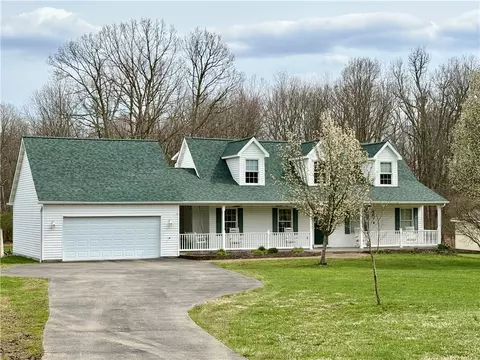 152 Killarney Rd, Mill Run, PA 15464 photo 2