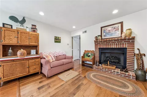 152 Killarney Rd, Mill Run, PA 15464 photo 9