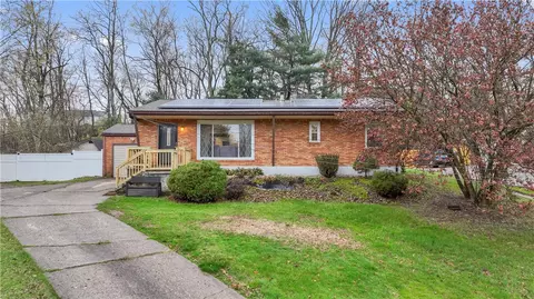 23 Winter Dr, Mckees Rocks, PA 15136