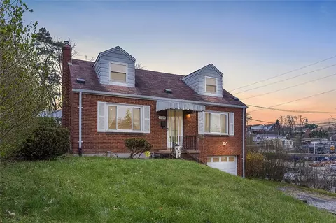 5322 S Pennsylvania Ave, Bethel Park, PA 15102